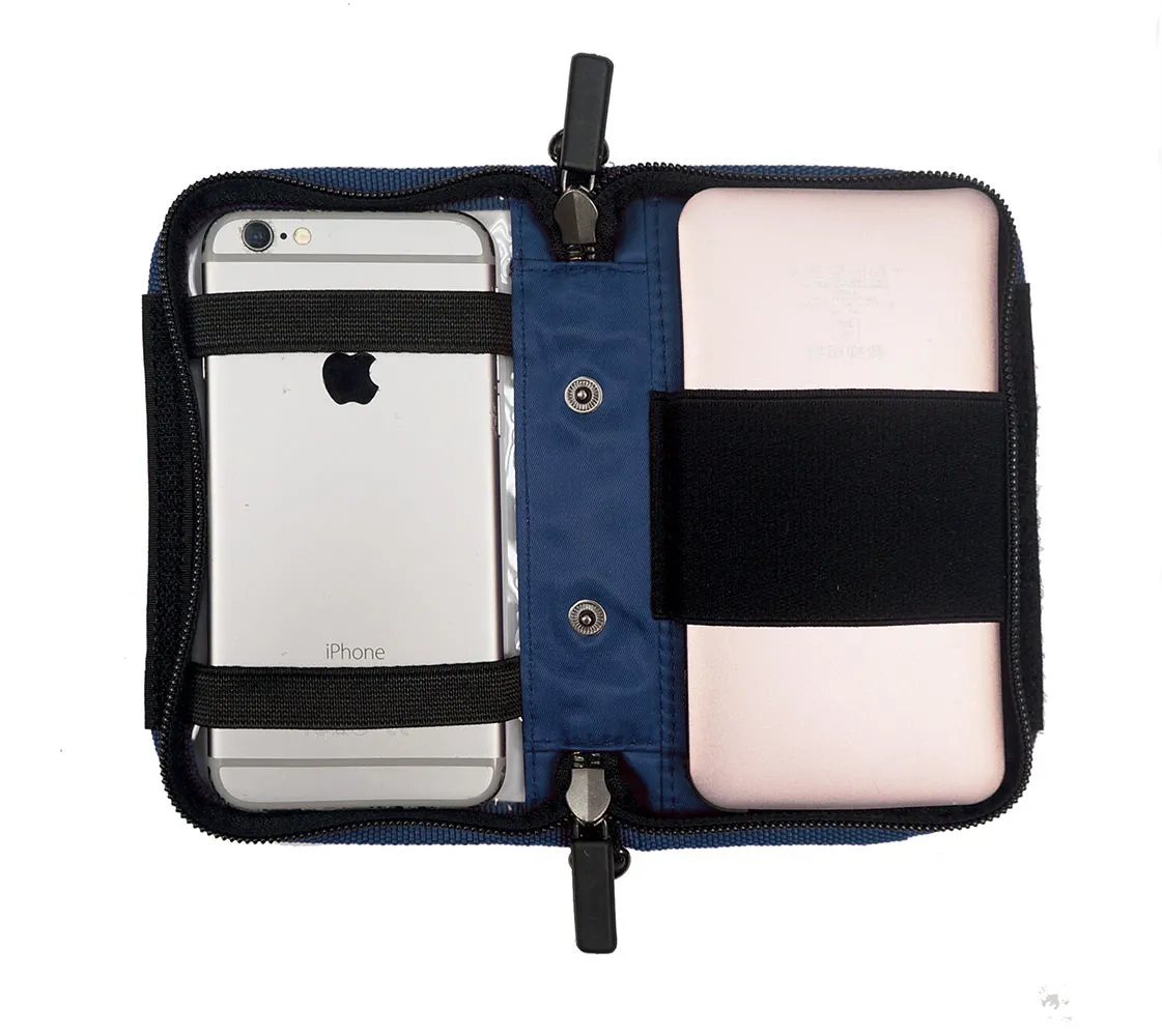 <A 000a001z7> Fungolia Smartphone Charging Pouch  (Navy)