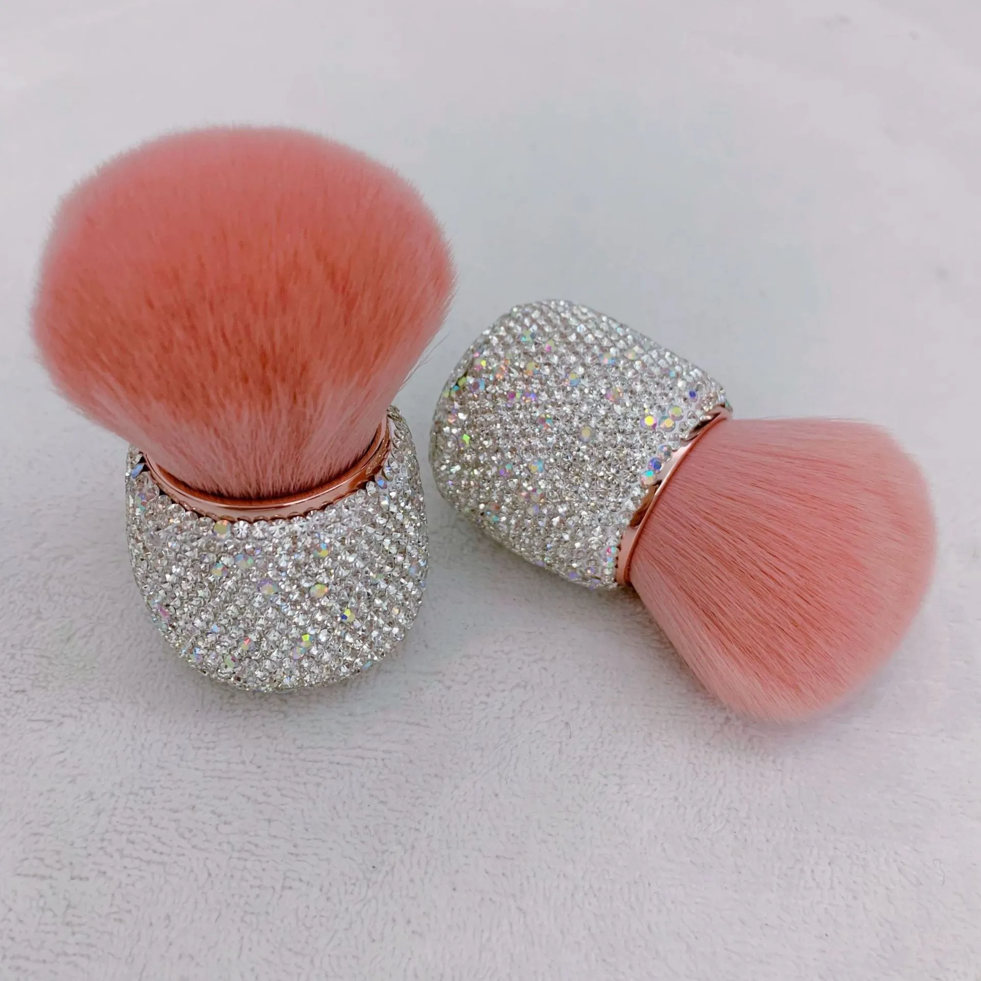 Multifunctional Makeup Brush Single Pack High-Value Diamond-Encrusted Portable Blusher Loose Powder Concealer Brush Super Soft